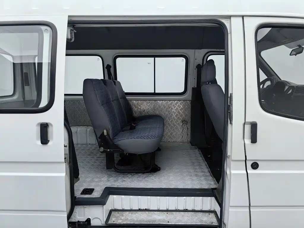 Ford Transit Classic — миниатюра 15