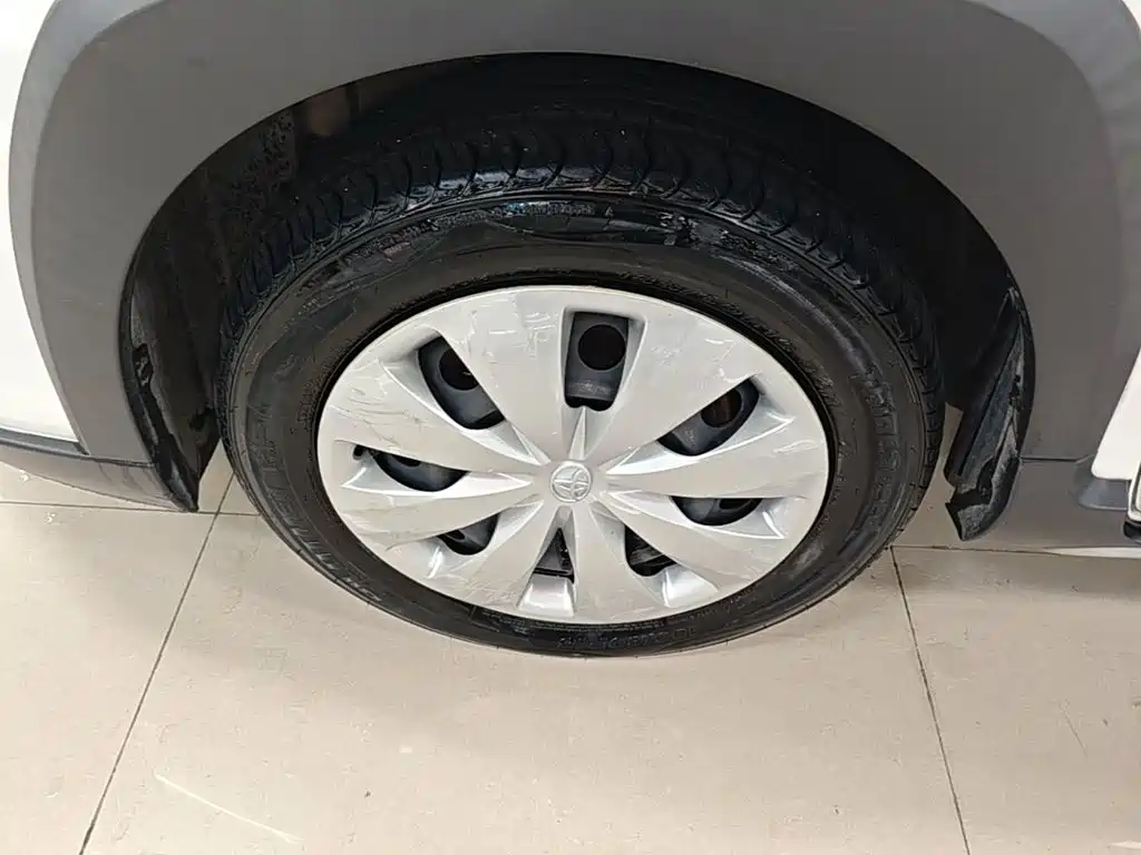 Toyota Yaris L — миниатюра 23