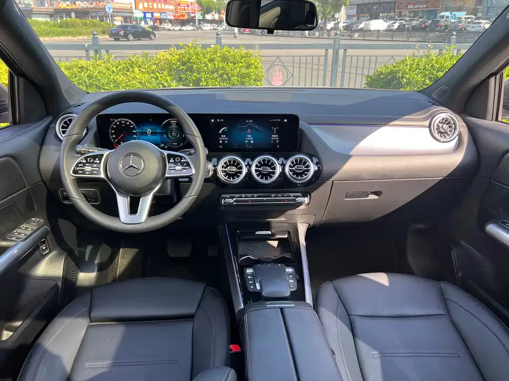 Mercedes-Benz EQA — миниатюра 10