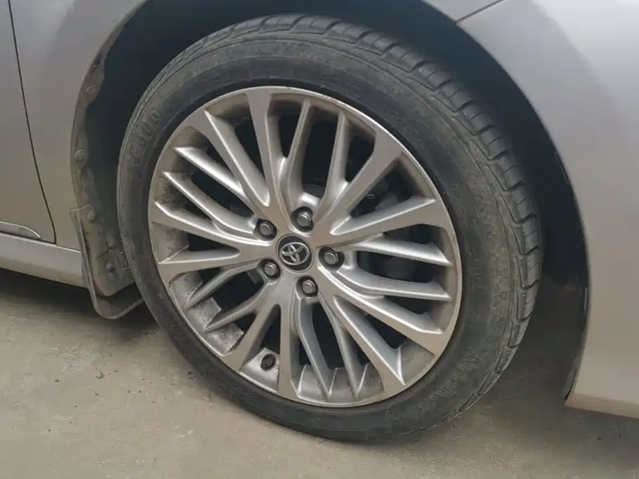 Toyota Camry — миниатюра 6