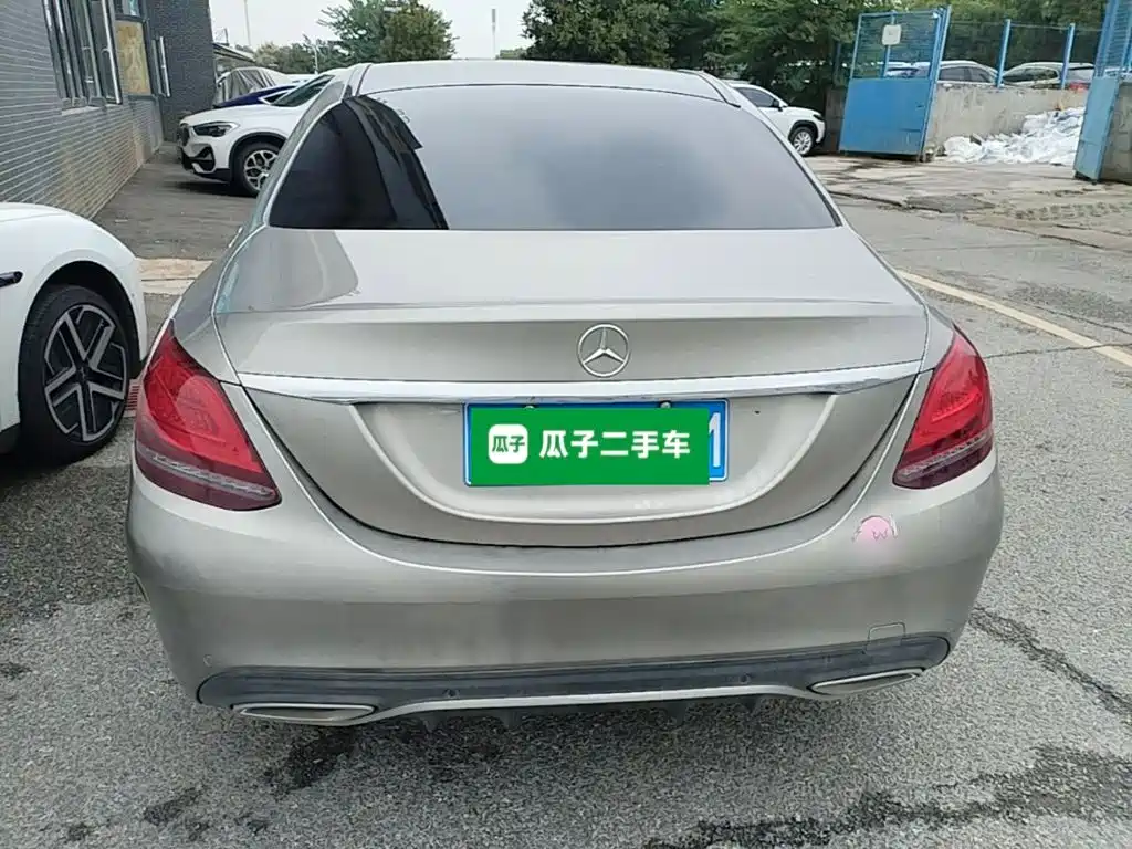 Mercedes-Benz C-Class — миниатюра 6