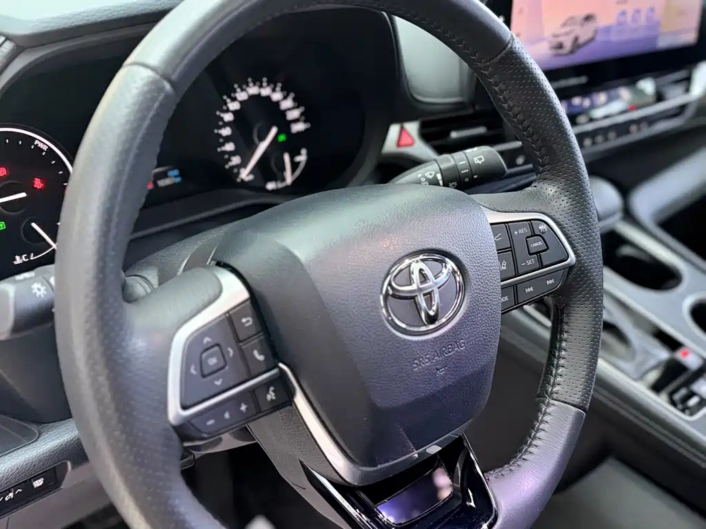 Toyota Sienna — миниатюра 8