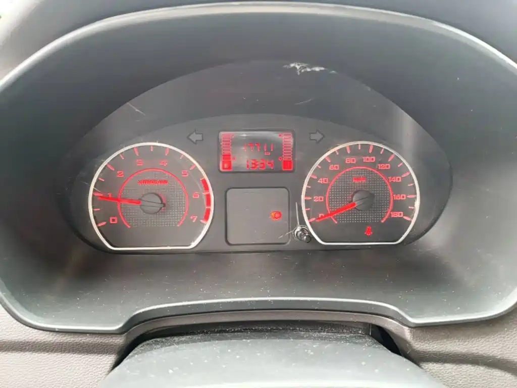 Wuling Hongguang V — миниатюра 12