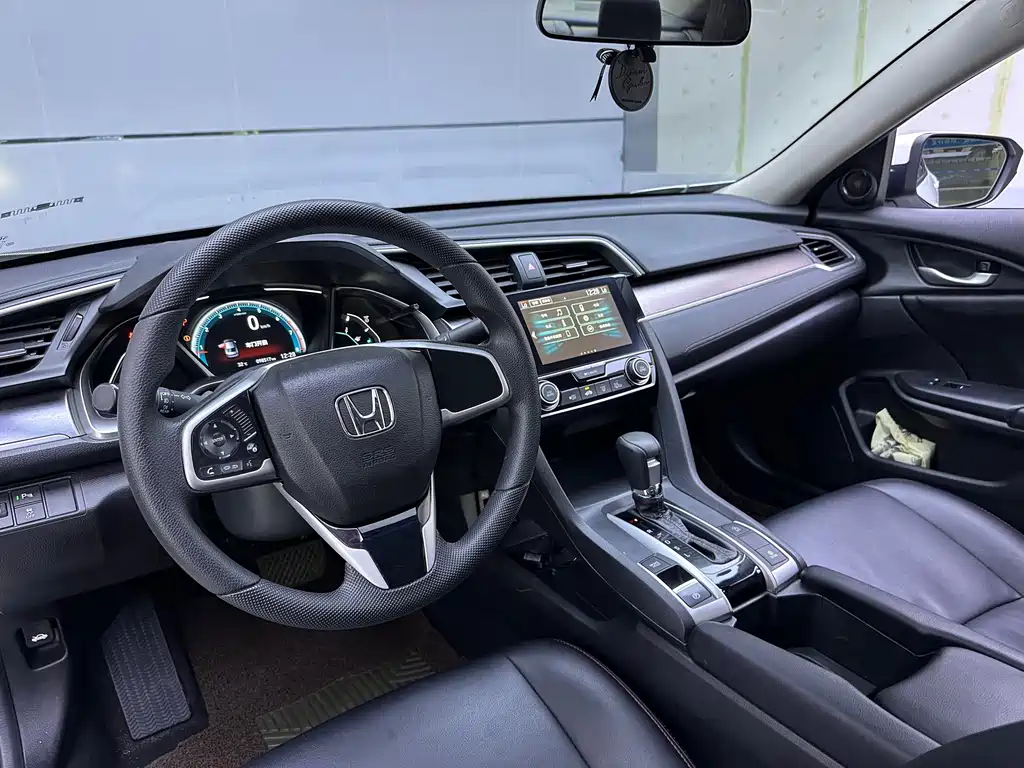 Honda Civic — миниатюра 10