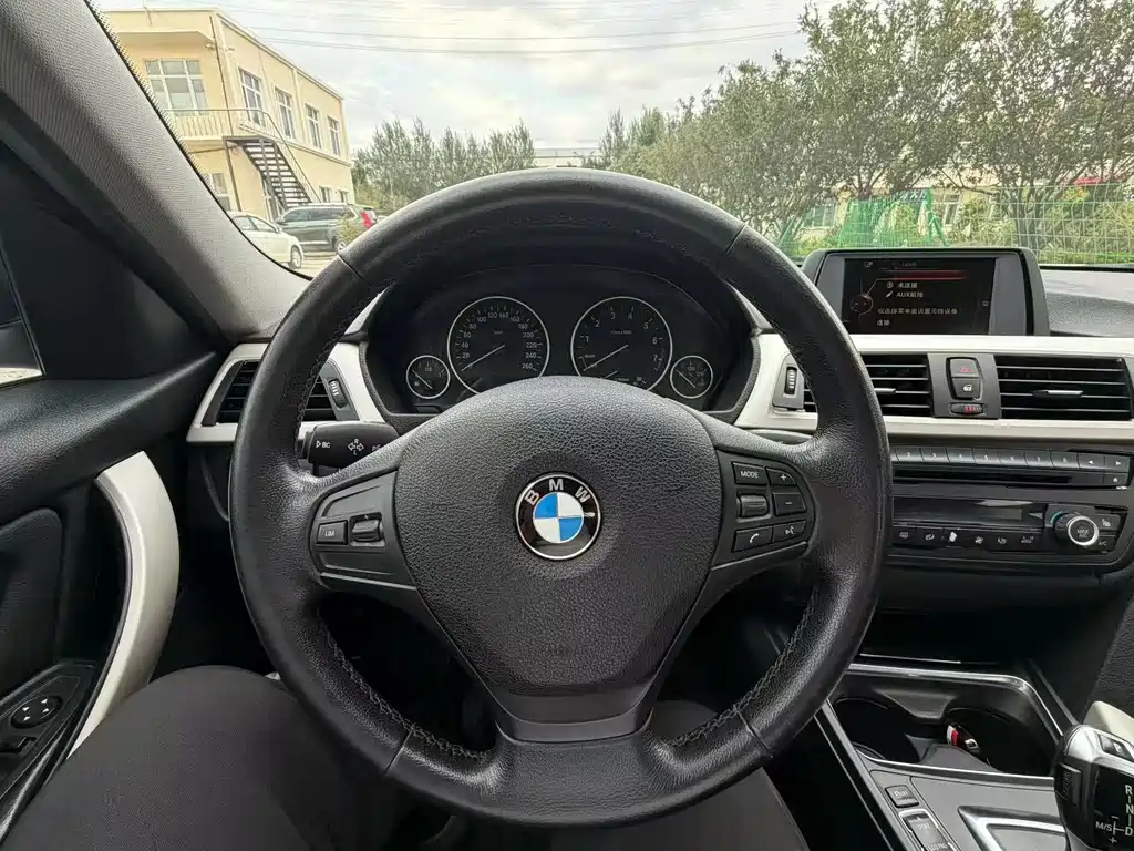 BMW 3 Series — миниатюра 9