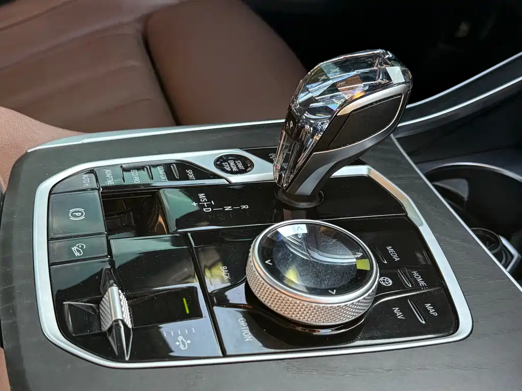 BMW X7 — миниатюра 14