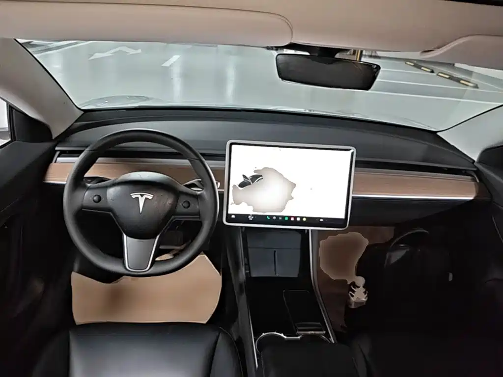 Tesla Model 3 — миниатюра 10