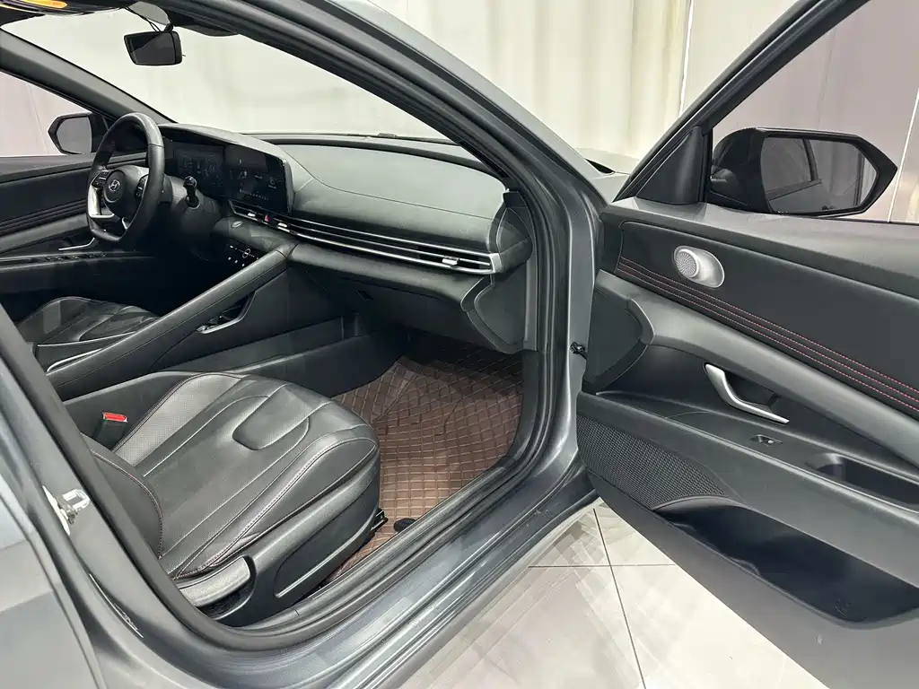 Hyundai Elantra — миниатюра 19