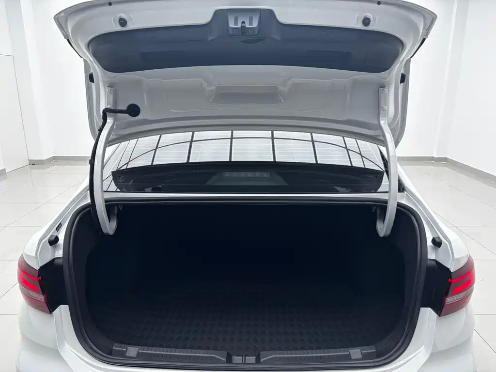 Volkswagen Lavida — миниатюра 15
