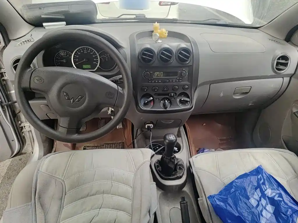 Wuling Hongguang — миниатюра 10