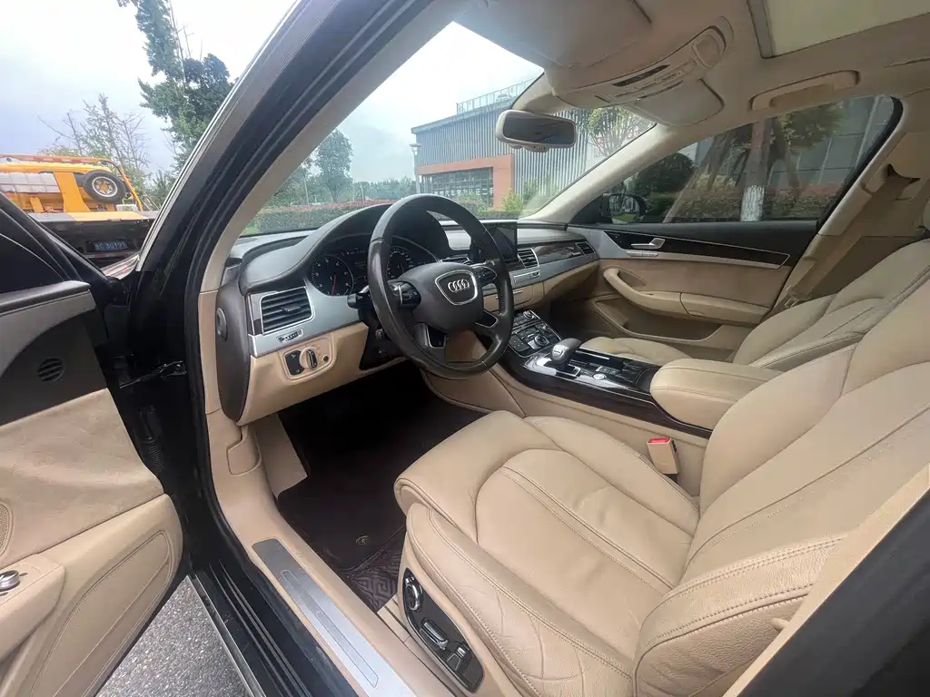 Audi A8 — миниатюра 4