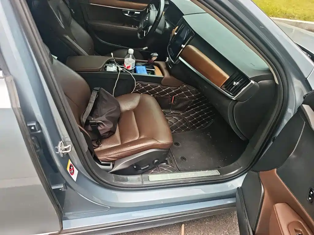 Volvo S90 — миниатюра 18