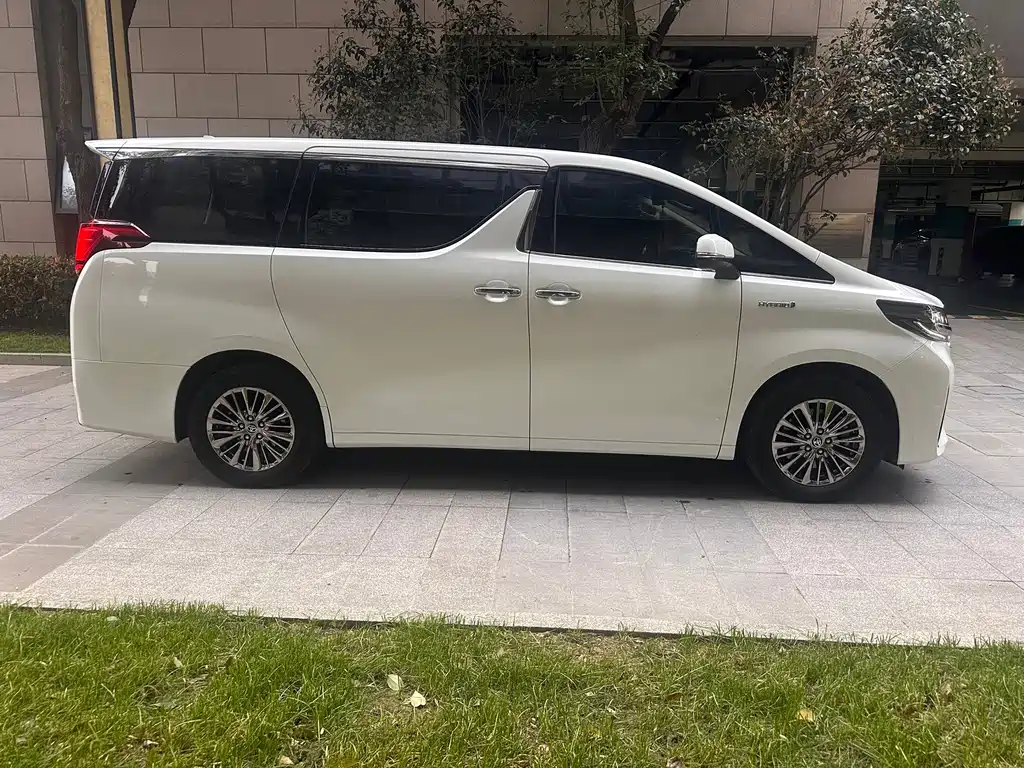 Toyota Alphard 2021 2.5L Luxury