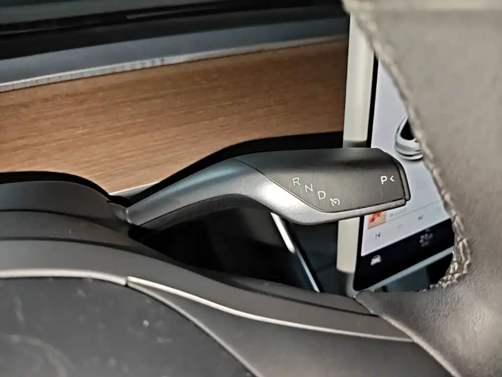 Tesla Model 3 — миниатюра 14