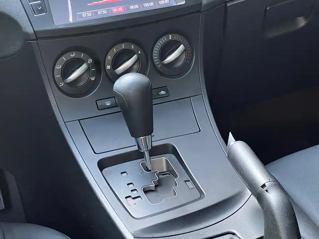 Mazda 3 Xingcheng — миниатюра 18