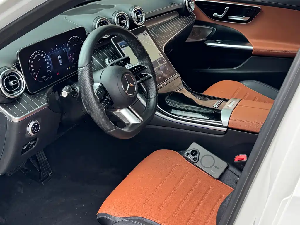Mercedes-Benz C-Class — миниатюра 6
