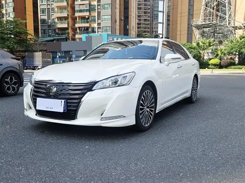 Купить Toyota Crown