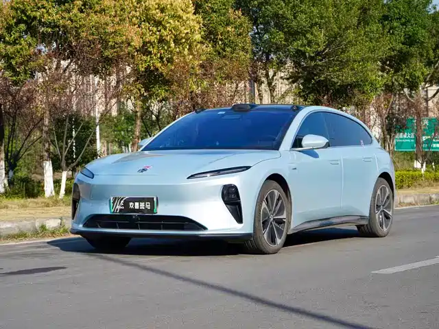 NIO NIO ET5T 2024