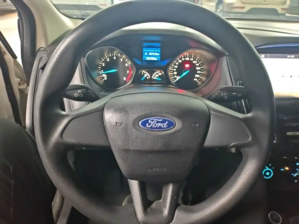 Ford Focus — миниатюра 11