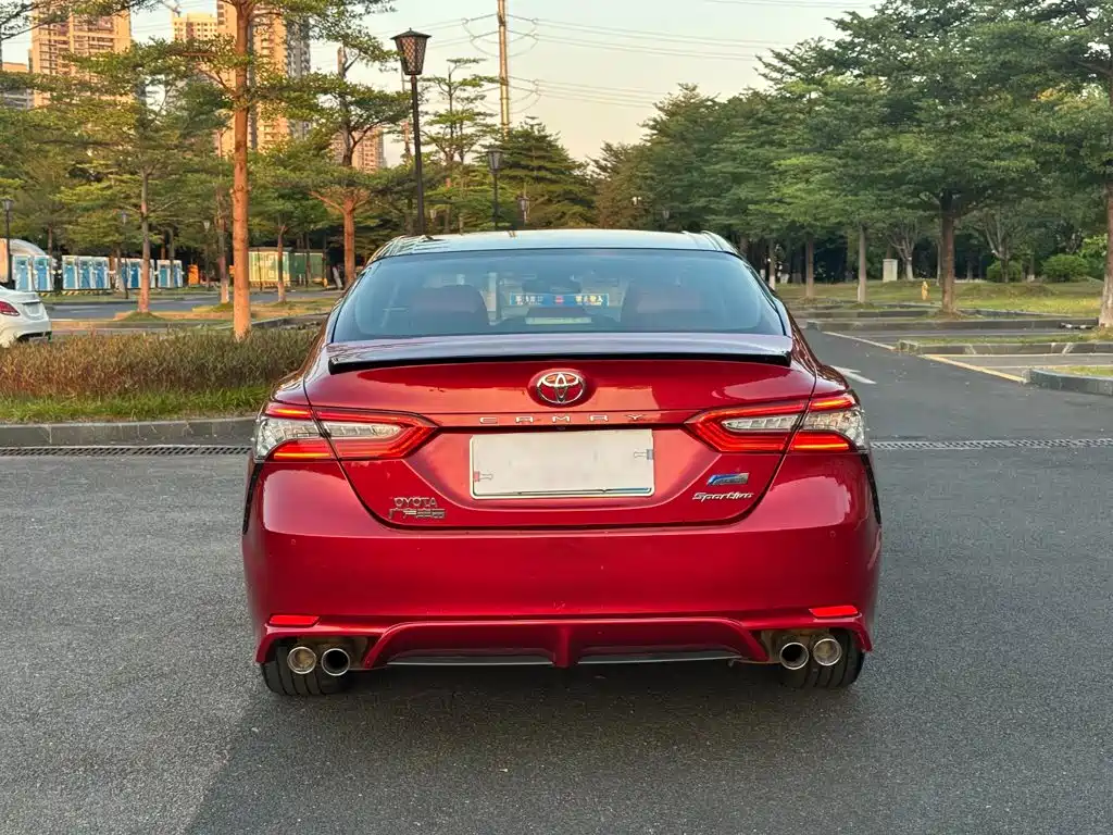 Toyota Camry — миниатюра 19