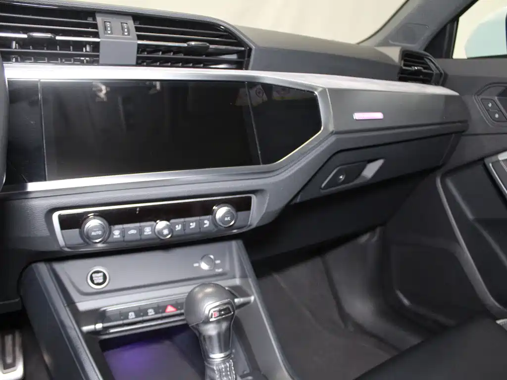 Audi Q3 — миниатюра 12