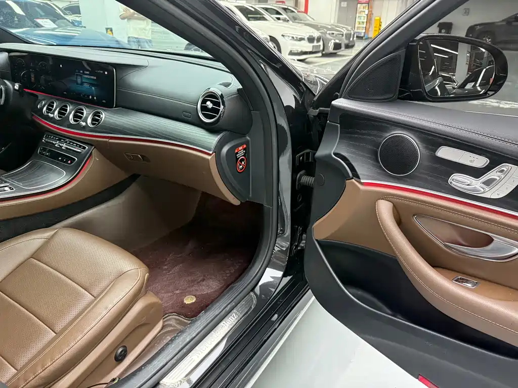 Mercedes-Benz E-Class — миниатюра 20