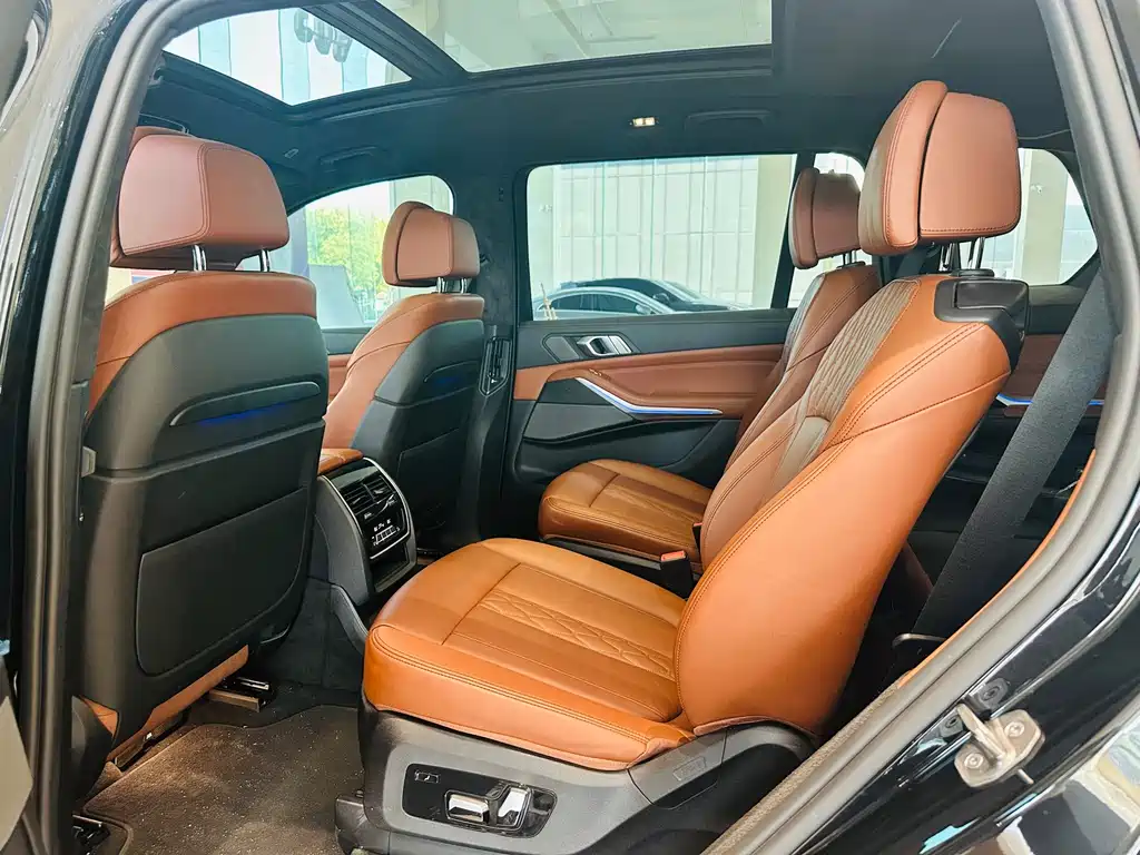 BMW X7 — миниатюра 9