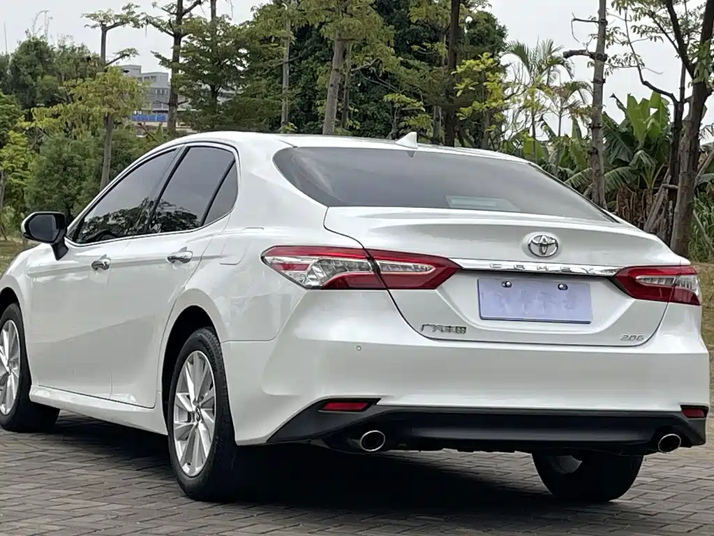 TOYOTA CAMRY
