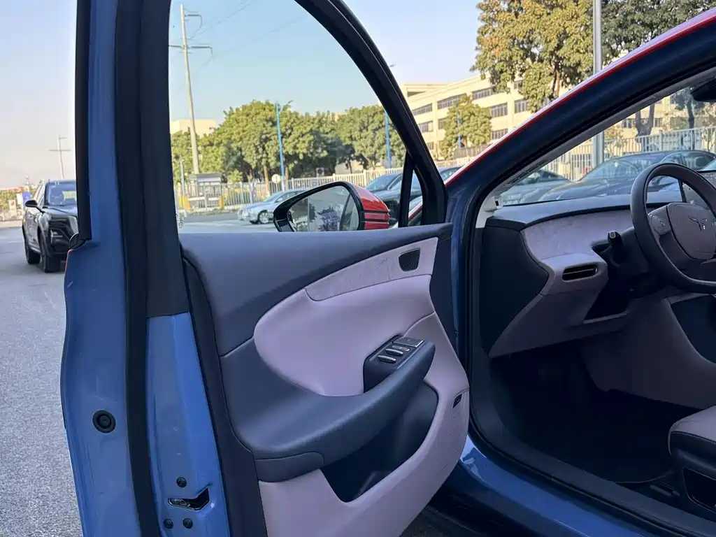 Hongqi Hongqi Tiangong 05 — миниатюра 6