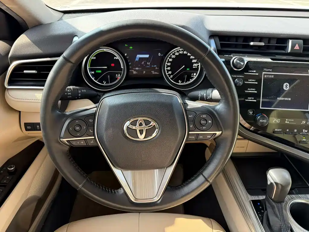 TOYOTA CAMRY