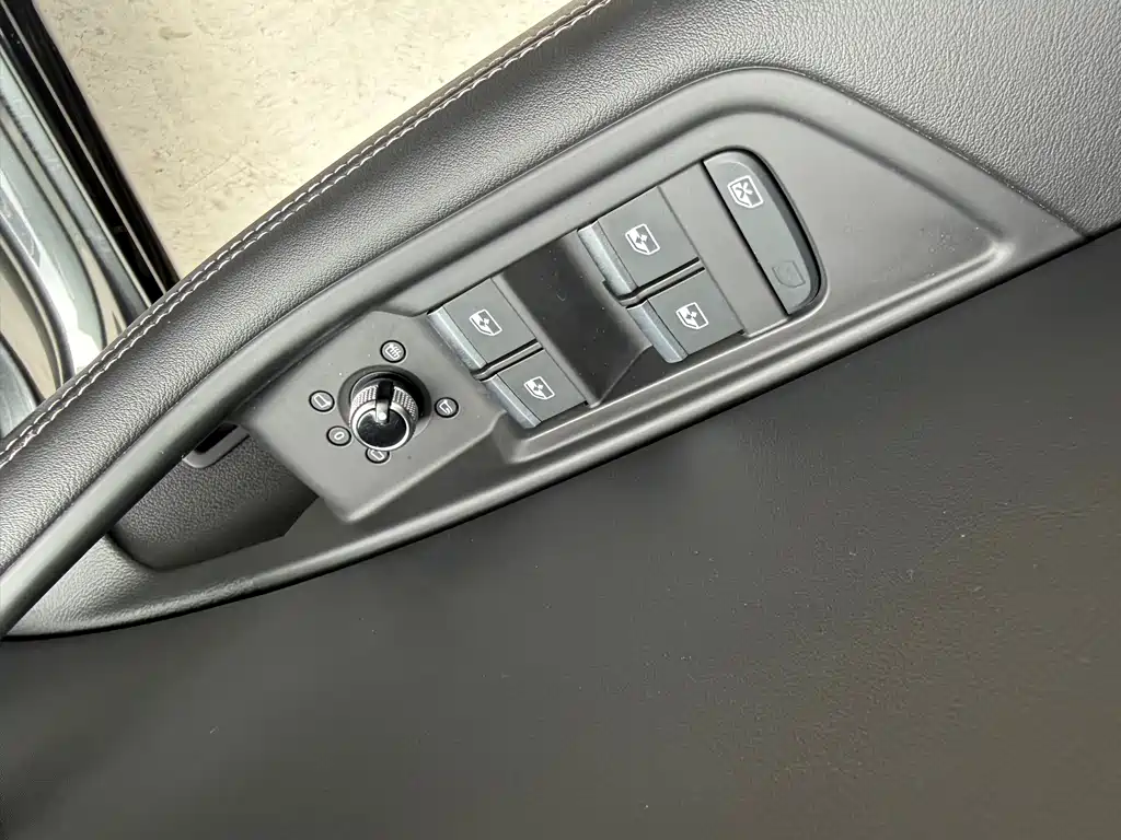 Audi A4L — миниатюра 21