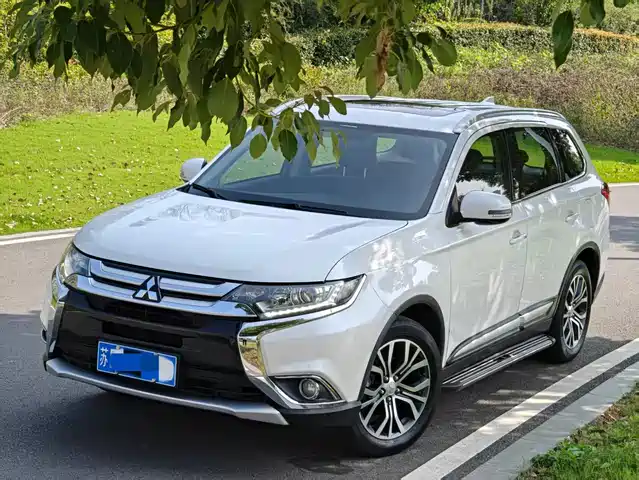 MITSUBISHI OUTLANDER 2018