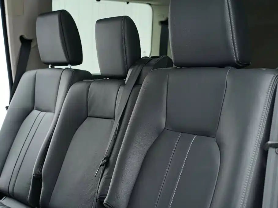 Land Rover Discovery — миниатюра 12