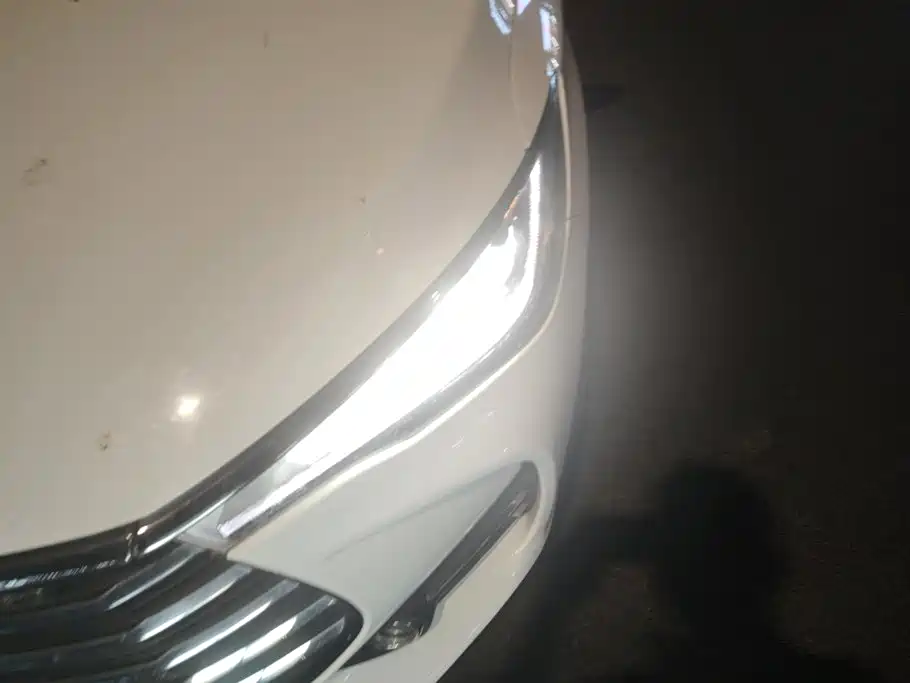 BYD MAX — миниатюра 5