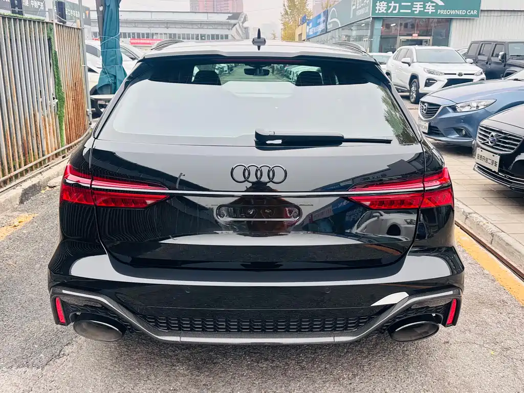AUDI RS 6