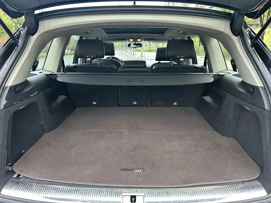 Audi Q7 — миниатюра 20