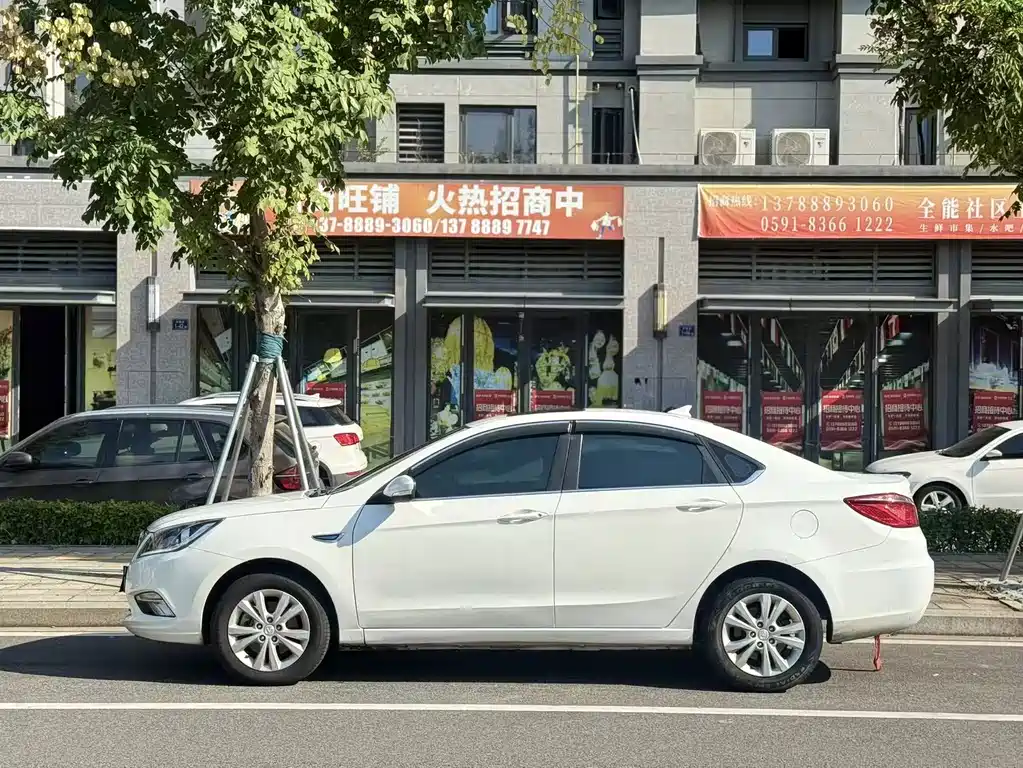 Changan Eado New Energy — миниатюра 2