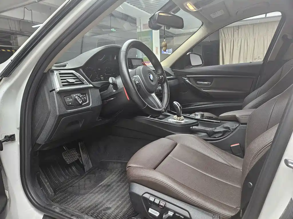 BMW 3 Series — миниатюра 10