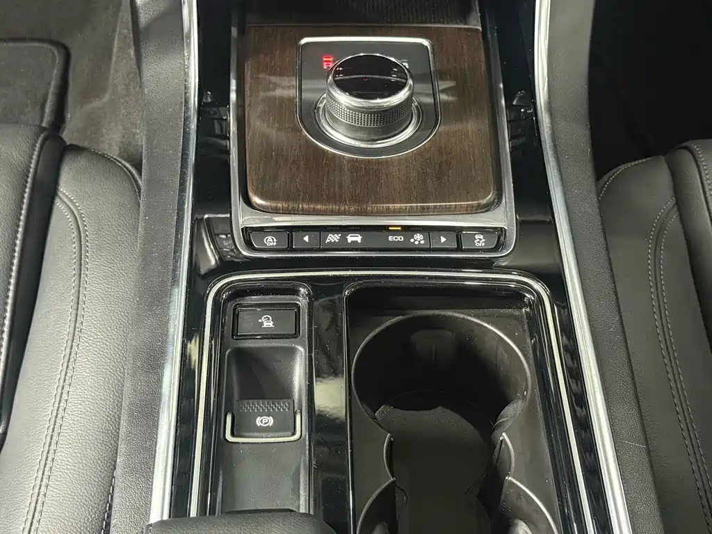 Jaguar XFL — миниатюра 16