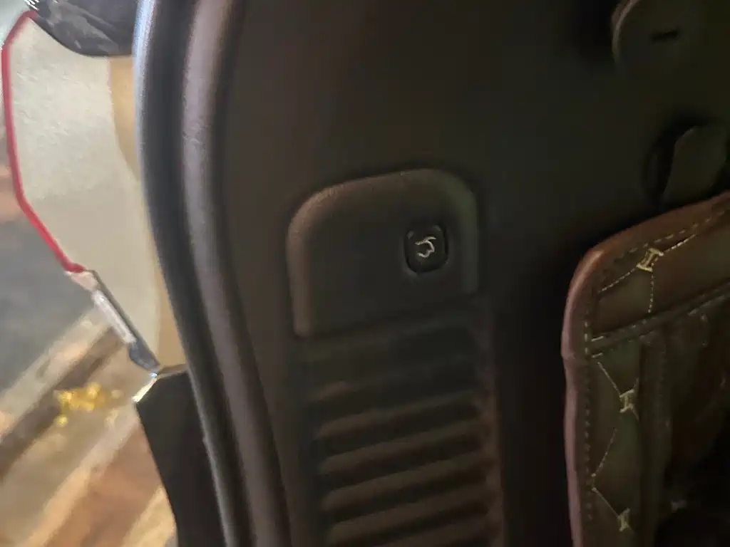Jeep Grand Cherokee (Import) — миниатюра 13