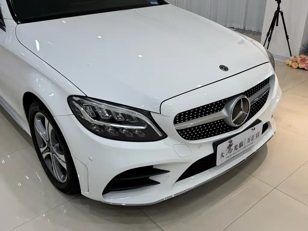 Mercedes-Benz C-Class — миниатюра 3