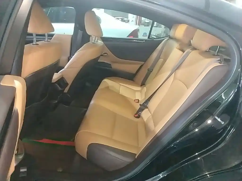 Lexus ES — миниатюра 17
