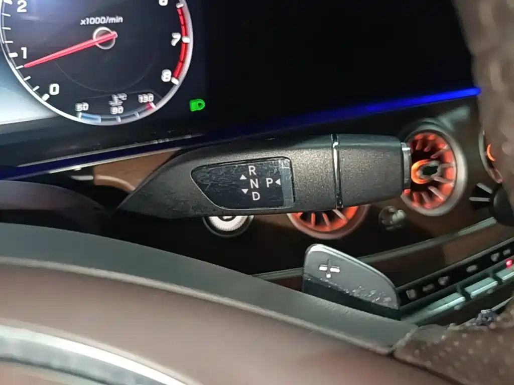 Mercedes-Benz E-Class — миниатюра 14