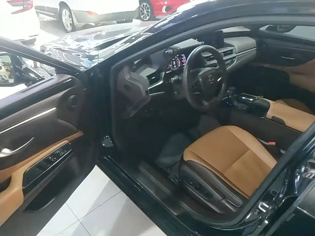 Lexus ES — миниатюра 16