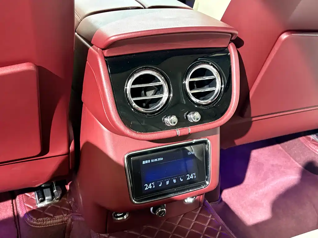 Bentley Bentayga — миниатюра 14