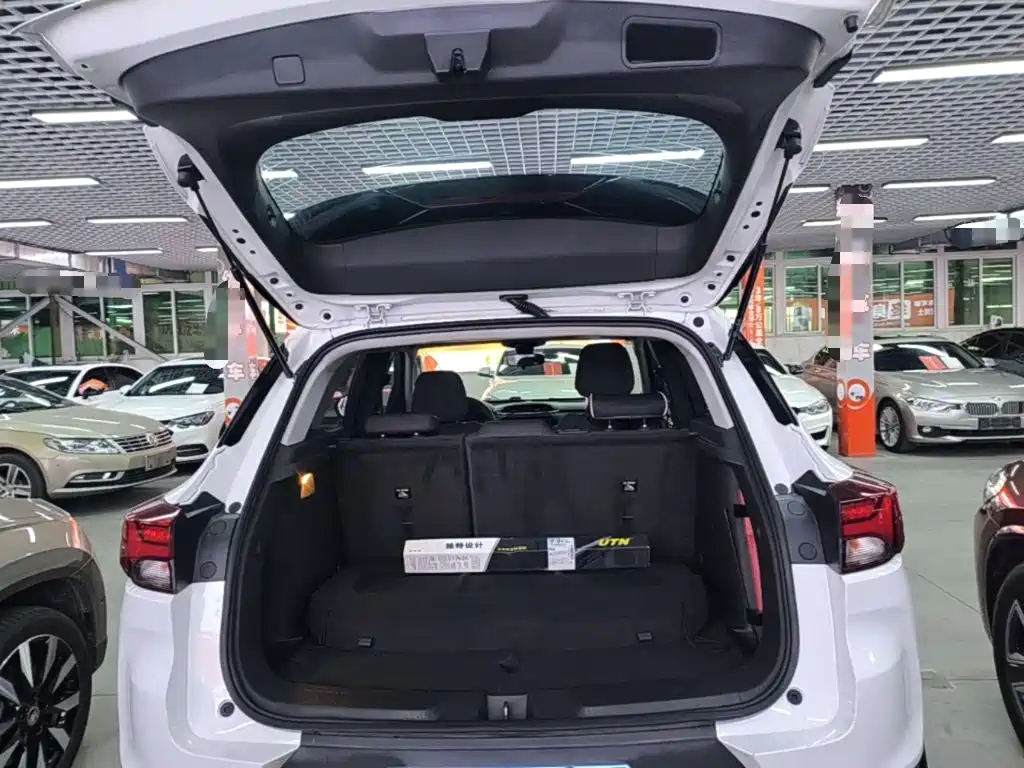 Chevrolet Tracker — миниатюра 19