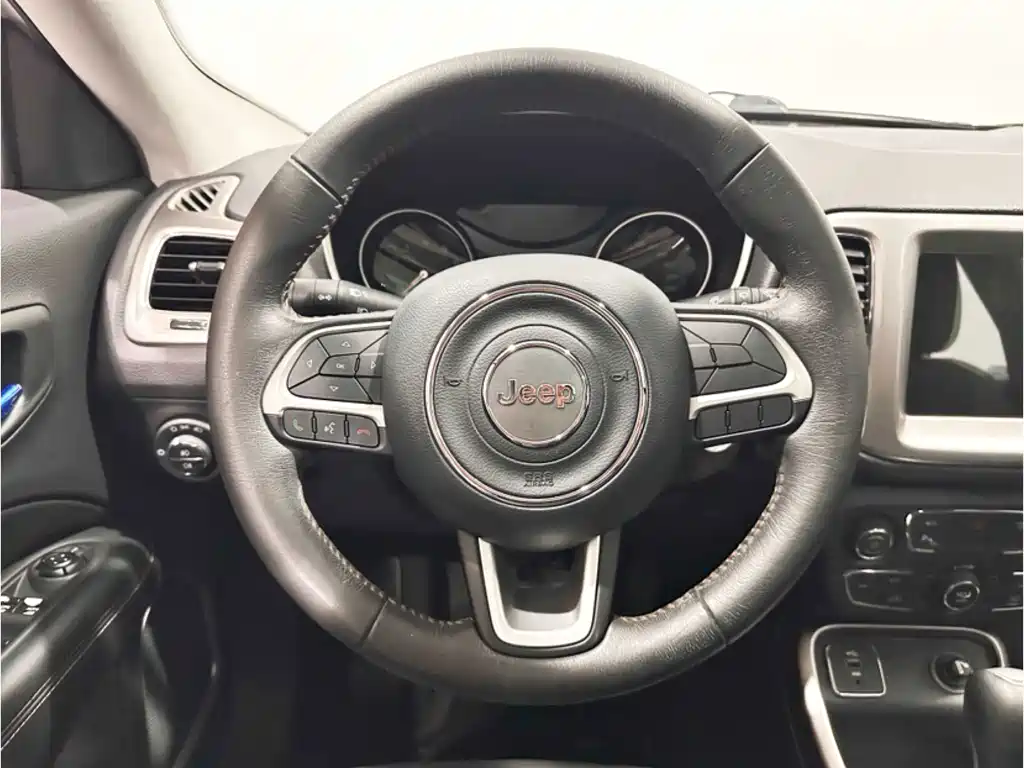 Jeep Compass — миниатюра 7