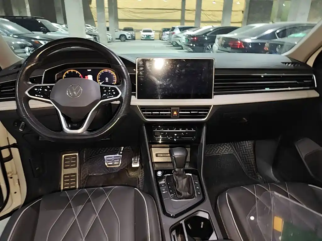 Volkswagen Tiguan L — миниатюра 11