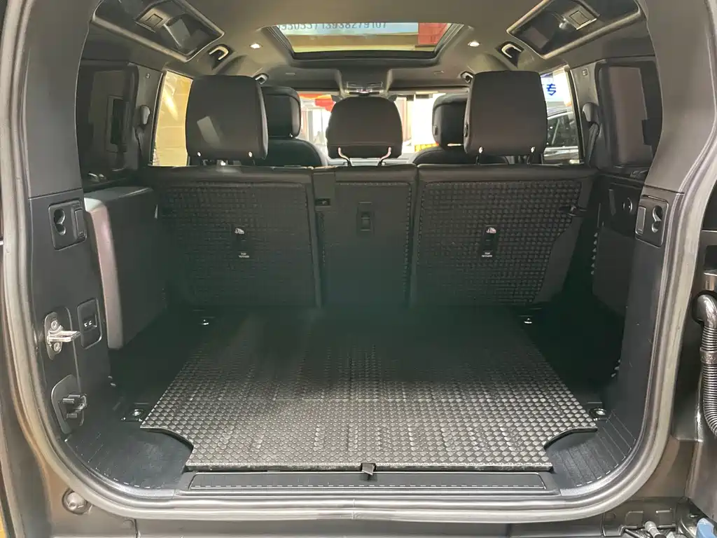 Land Rover Defender — миниатюра 10