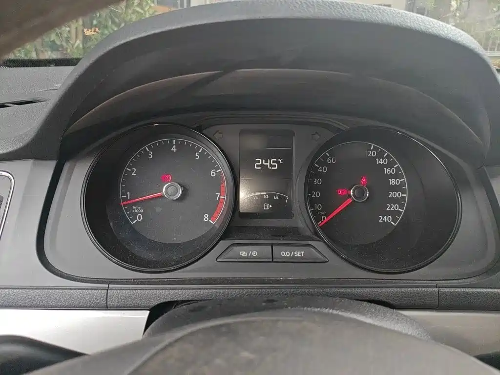 Volkswagen Lavida — миниатюра 4